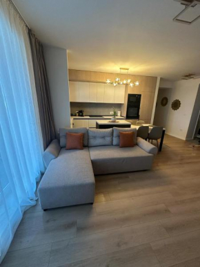 Eva's Coresi Apartament
